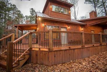 بيت ريفى All Decked Out Cabin In The Woods With Fireplace, Bbq, And Swing Bed By Redawning