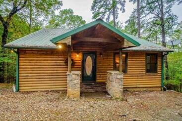 بيت ريفى Crooked Pine Cabin With Swing And Hot Tub On The Deck By Redawning