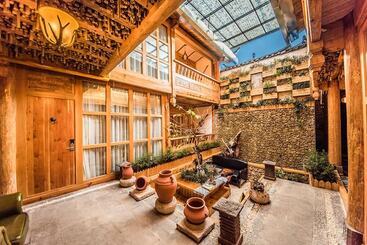 هتل Lijiang Yongshe Inn