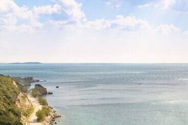 هتل Doryssa Lithos