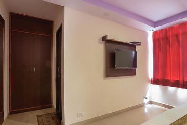 هتل Oyo Premium Jaipur Airport