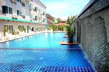 هتل Phi Phi Maiyada Resort