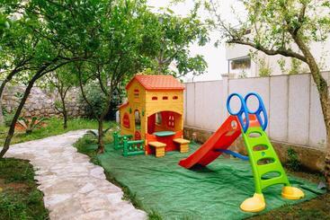 هتل Villa Mirenza