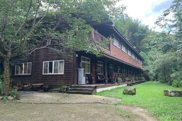 تختخواب و صبحانه Shanlin Songjing Leisure Farm