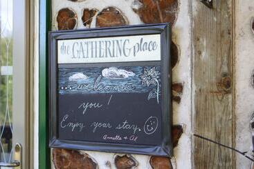 צימר The Gathering Place On Golden Ponds