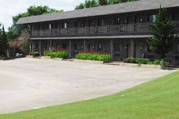 فندق Cedar Glade Resort