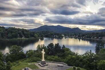 فندق Lambuth Inn At Lake Junaluska