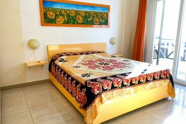فندق Sunny Lakes Resort Apartments   Adults Only