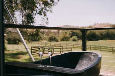 膳宿费 Flowerdale Estate