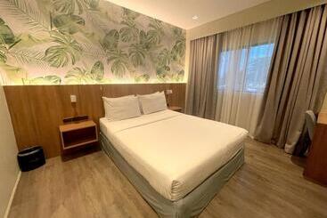 Szálloda Luisita Central Park