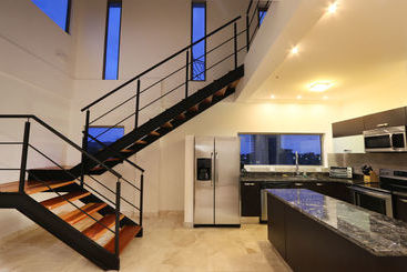 هتل Sky Penthouses 3br 3,5 Bth  6br 5,5bth At Oceano