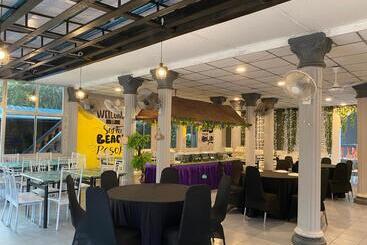 Hotel Suria Beach Resort