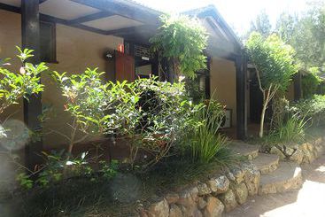 مُتل Casuarina Estate