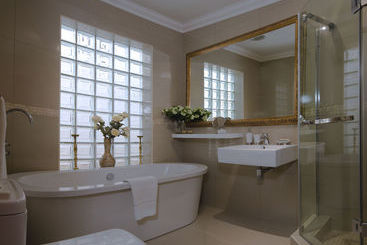 هتل The Oasis Boutique  & Residency