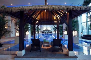 هتل Palace Garden  And Resorts