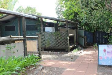 آپارتمان Pippies Beachhouse Backpackers