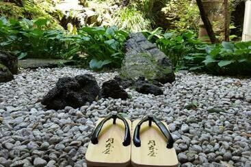 Tsukimotoya Ryokan