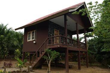 Khaosok Palmview Resort