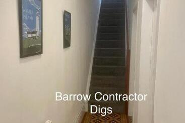 بنسيون Barrow Contractor Digs