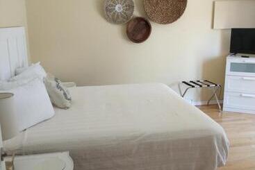 Bed and Breakfast By The Bay Lavender Villa