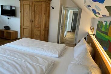 Aparthotel Parsberg Lferstl