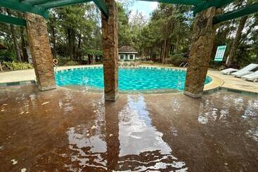 Апарт-отель Crosswinds Resort Studio Suite