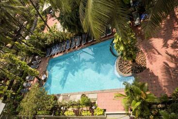 Отель Lucianas Beach Resort