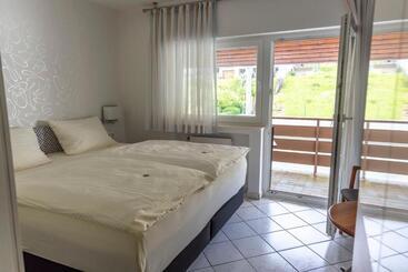 ユースホステル Weinhaus Henerichs