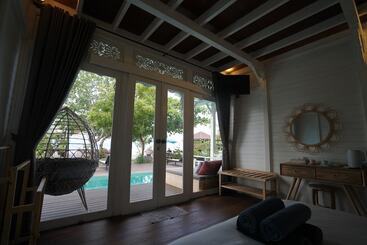 호텔 Mambo Beach Resort