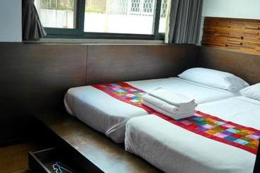 هتل At One Inn Hualamphong