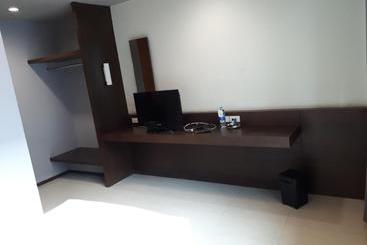 هتل At One Inn Hualamphong