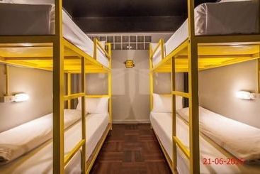 هتل Your Hostel