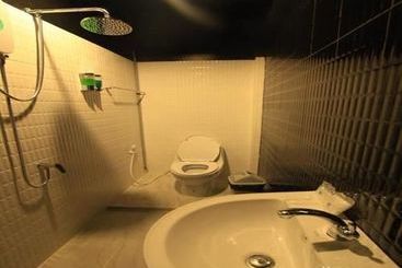 هتل Your Hostel