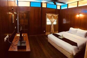 Motel Shell Out Cenang Beach Resort