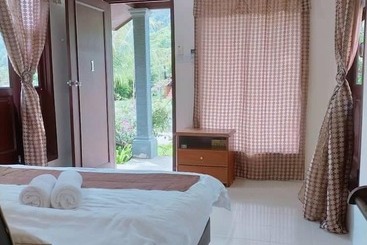 پانسیون Padimas Villa @datai Valley