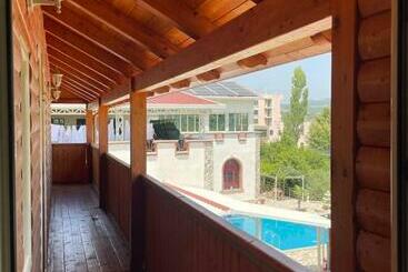 הוסטל Vila Livio   Guest House Rreshen Mirdite