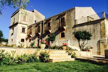تختخواب و صبحانه Borgo Del Carato