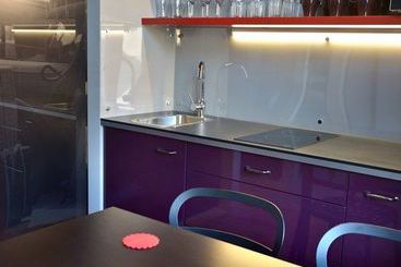 هتل La Gioia Grey Stylish Apartments