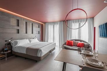 هتل آپارتمان Myr  Plaza Mercado & Spa