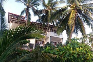 פנסיון Peacock Wings Guest