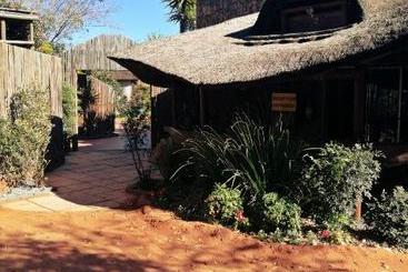 ペンション Safari Travelodge