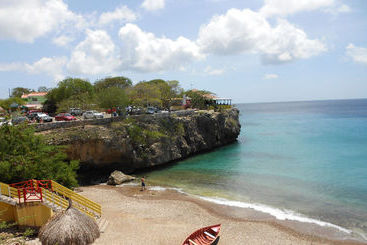 Westhill Bungalows & Diving