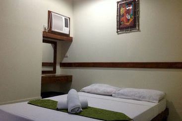 هتل Qm Pension House