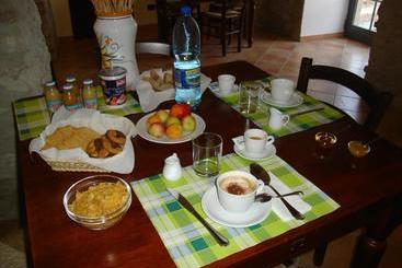 تختخواب و صبحانه Locanda Il Cappero