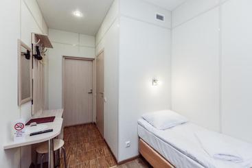 هتل Tourist Inn