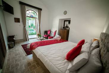 Hooman Boutique Hotel