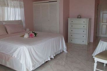 Celebrity Villa Jamaica