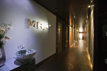 Max Motel   Sasang