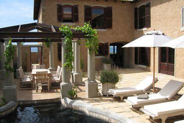 پانسیون Auberge Provence