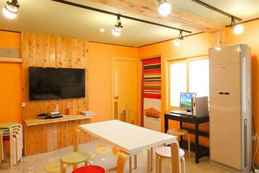 Popcorn Hostel Busan Station